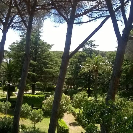 Apartment A 20 Mt Dal Mare Con Ombrellone E Sdraio In Spiaggia *
