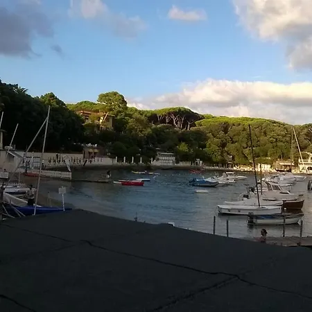 A 20 Mt Dal Mare Con Ombrellone E Sdraio In *