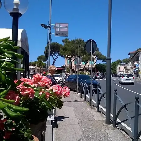 Apartment A 20 Mt Dal Mare Con Ombrellone E Sdraio In Spiaggia